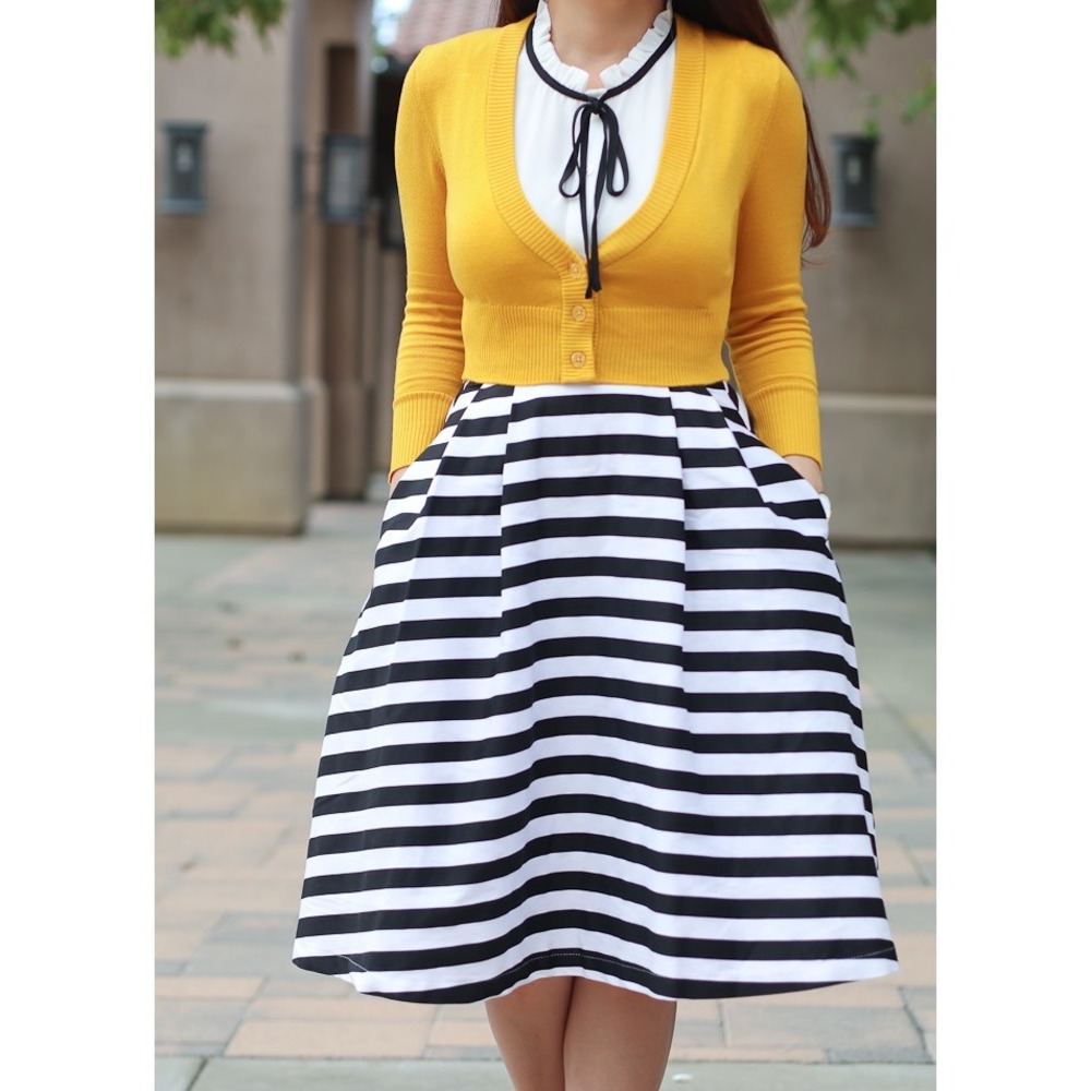 ModCloth Medium Midi Fit and Flare Skirt Black White Striped Pockets Retro Pinup